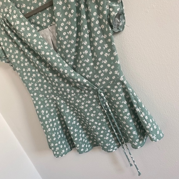 Monteau Los  Angeles Tops - Picture 8 of 14